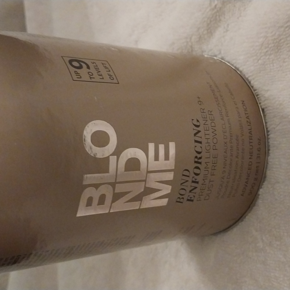 Blond Me Bond Enforcing Powder